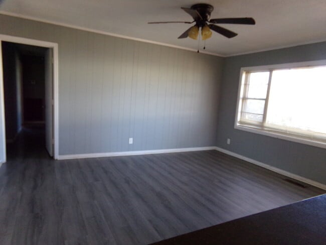 Foto del edificio - 221 Maple St