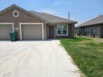 Foto principal - 108 1/2 Surrey Ln 700A