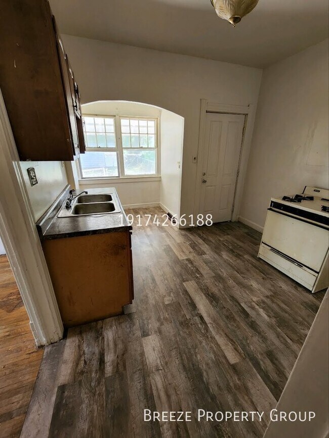 Foto del edificio - 713 Orchard St