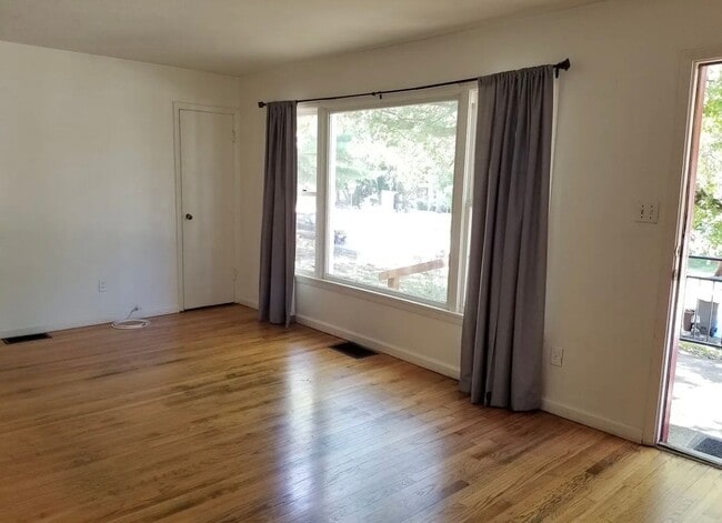 Foto del edificio - 4BR 2BA - Walk to campus!