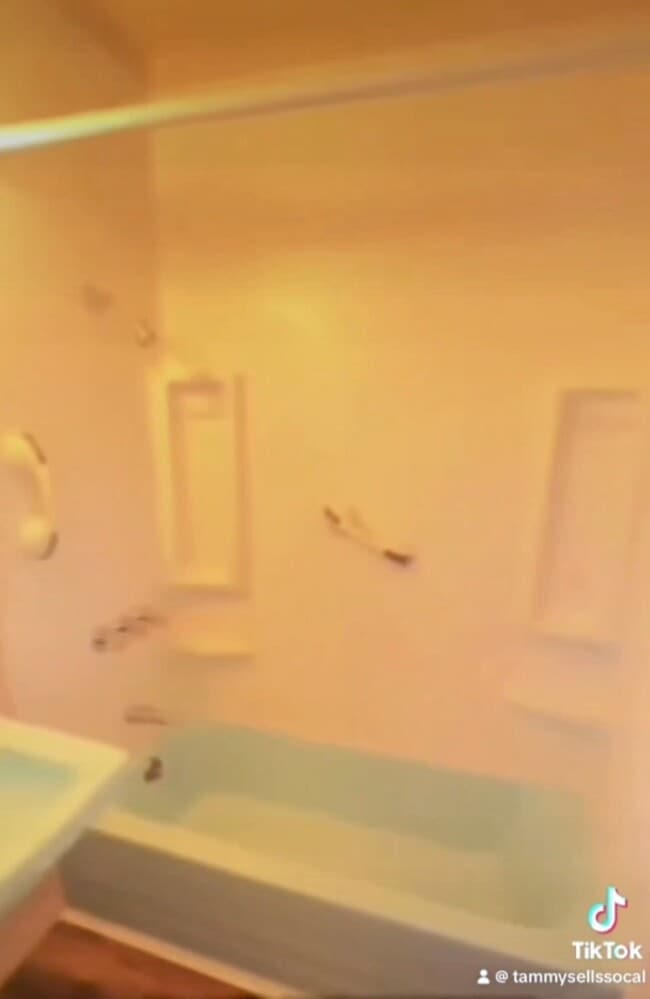 Photo - 504 W Hillsdale St (Inglewood, CA) Apartment