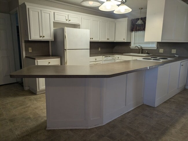 Building Photo - 717 Riffle Ave