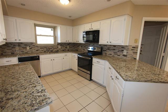 Foto del edificio - 3504 Hilltop Ln