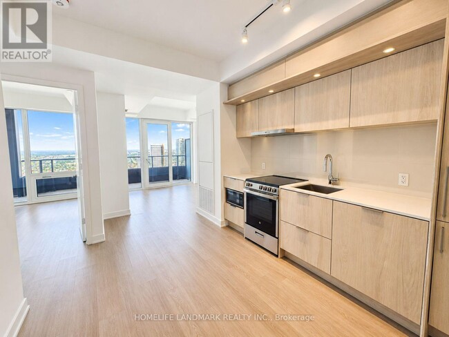 Photo du bâtiment - 448 Burnhamthorpe Rd W
