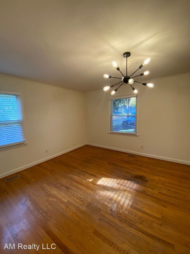 Foto del edificio - 2 br, 1 bath House - 2201 Finchley Drive