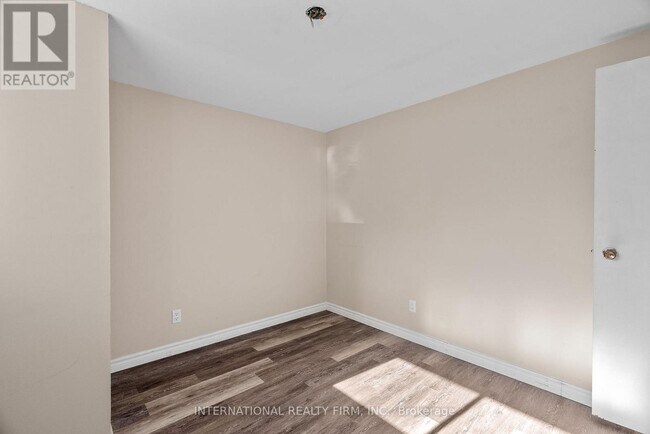 Photo du bâtiment - 9921 Superior St