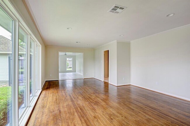 Building Photo - 1533 Bayram Dr