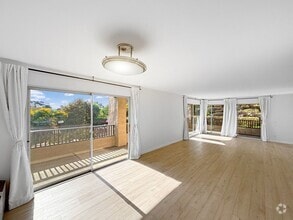 Building Photo - 2522 Clairemont Dr