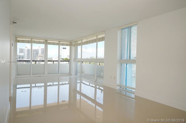 Building Photo - 3200 Collins Ave