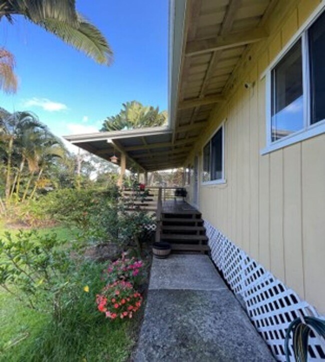 Foto del edificio - Available Now | Furnished 2BD/1BA Home in Hawaiian Paradise Park