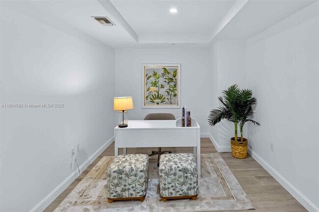 Foto del edificio - 45 SW 9th St