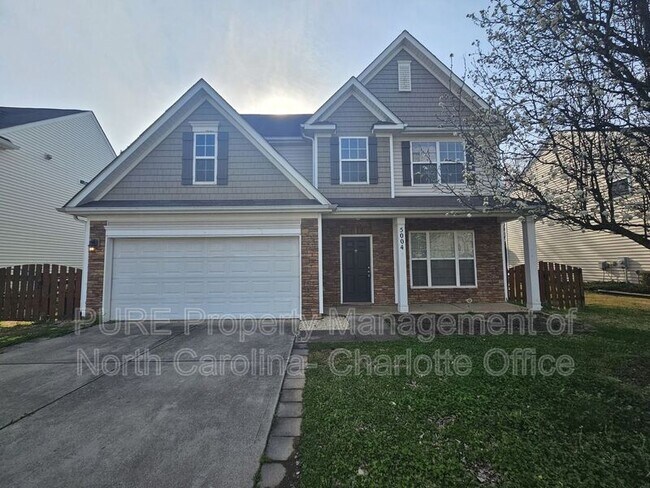 Foto del edificio - 5004 Centerview Dr