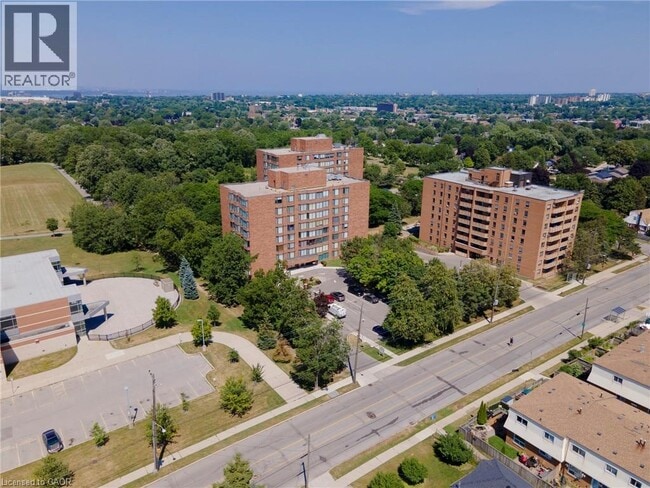 Building Photo - 200 Limeridge Rd W