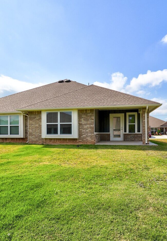 Building Photo - 5808 Goldfinger Rd