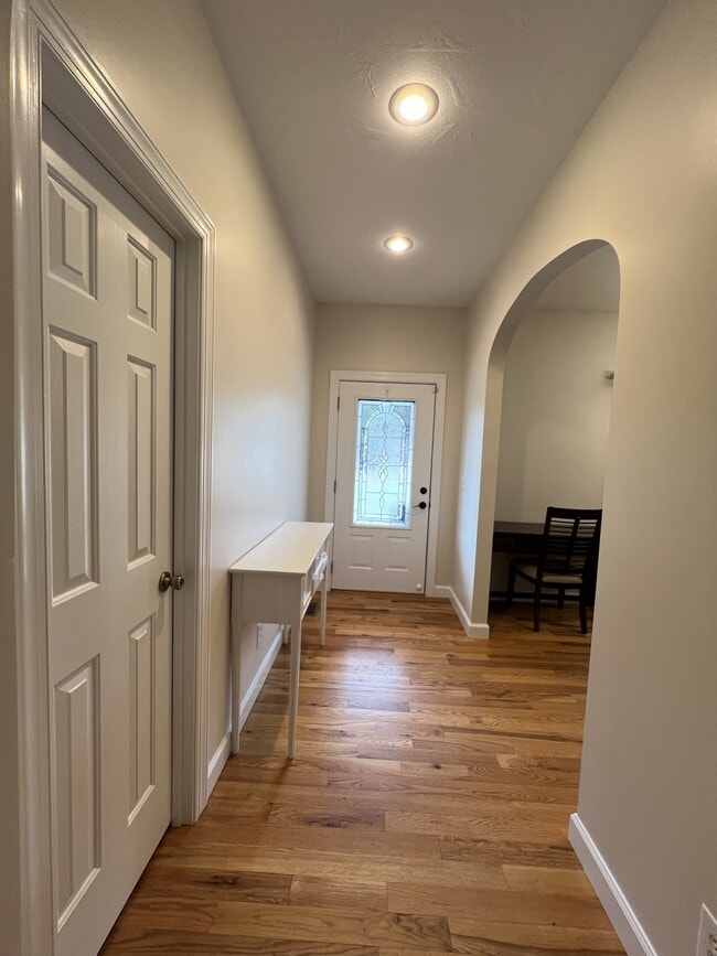 Building Photo - 142 Lexi Dr