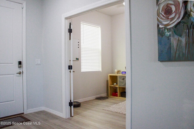 Building Photo - 843 Sorrel St NW