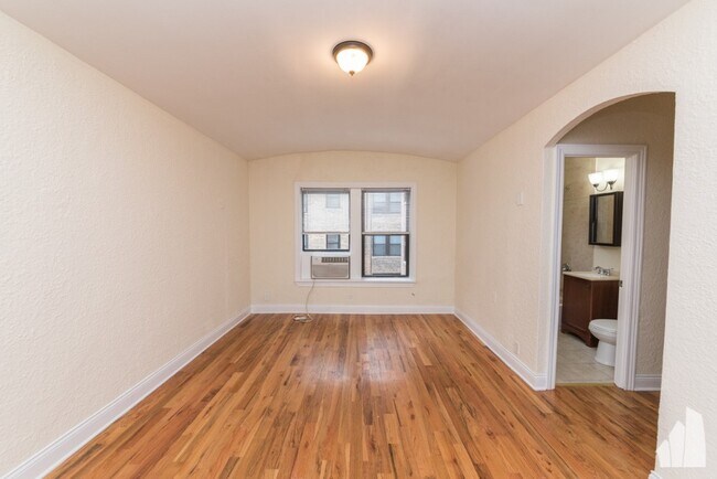 Foto del edificio - 536 W Arlington Pl