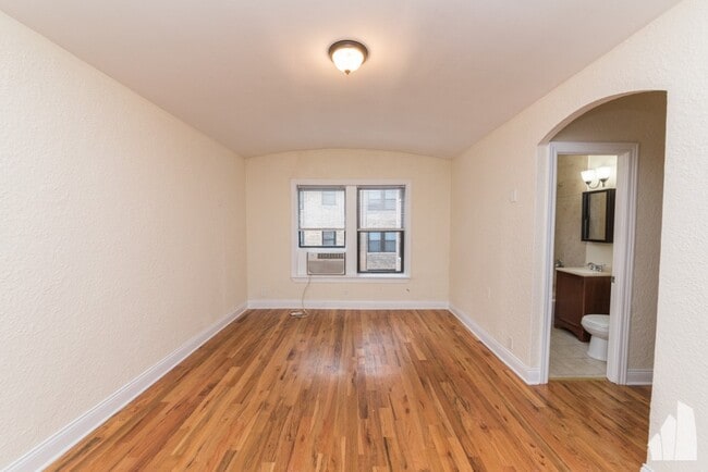 Building Photo - 536 W Arlington Pl