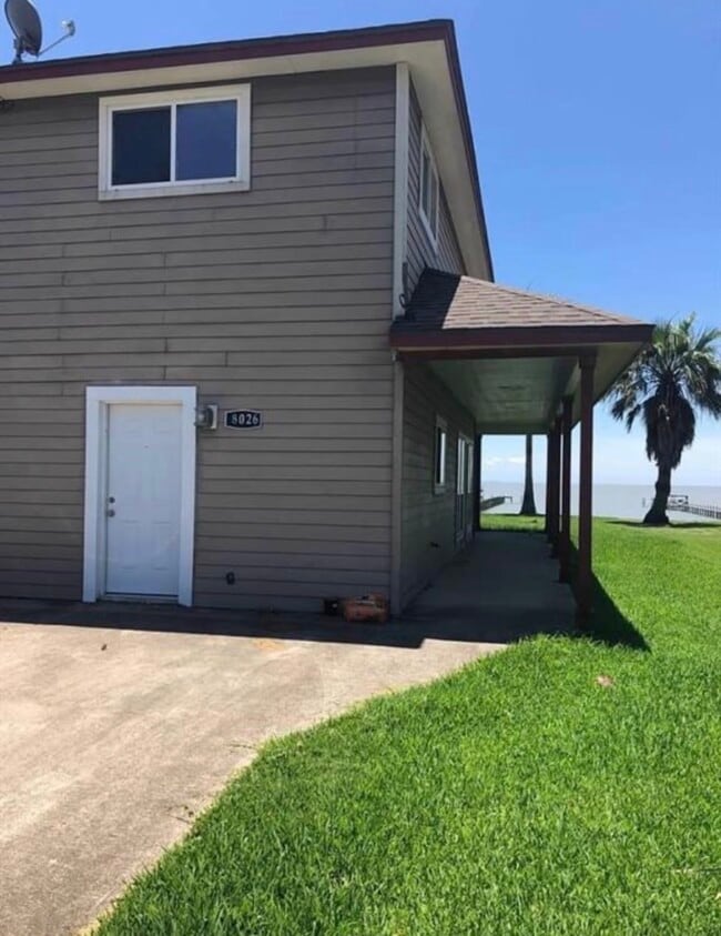 Building Photo - 8026 Ocean Dr