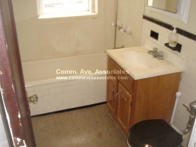 Building Photo - 51 linden St