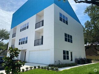 Building Photo - 3052 Dunvale Rd