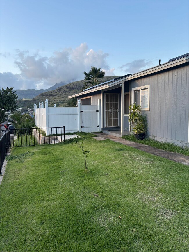 Building Photo - 86-138-138 Leihoku St