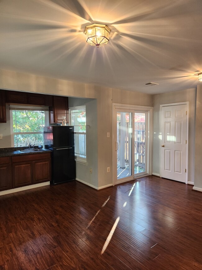 Building Photo - 44153 Paget Ter
