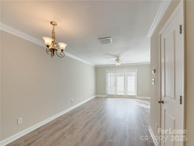 Building Photo - 1344 Green Oaks Ln