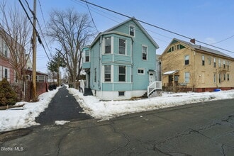 Building Photo - 21 120th St