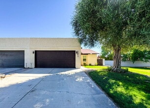 Building Photo - 1641 W Hillside Pl