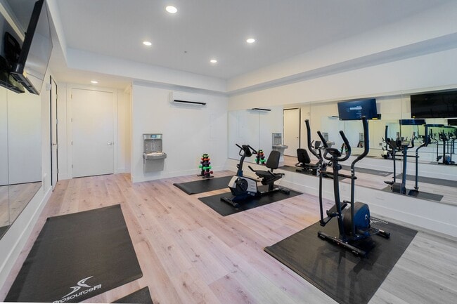 Building Photo - Petty