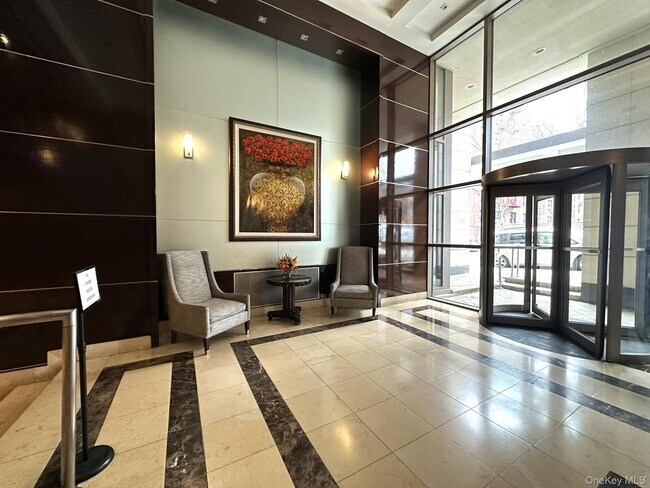 Foto del edificio - 64-05 Yellowstone Blvd