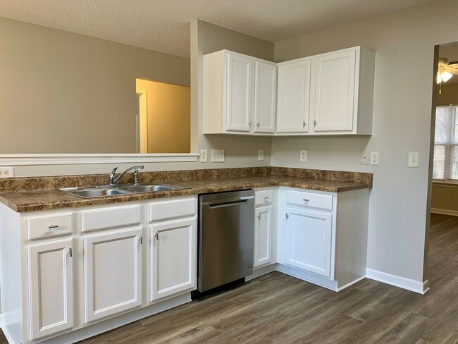Building Photo - Freshly Updated One-Level Home near Pisgah...