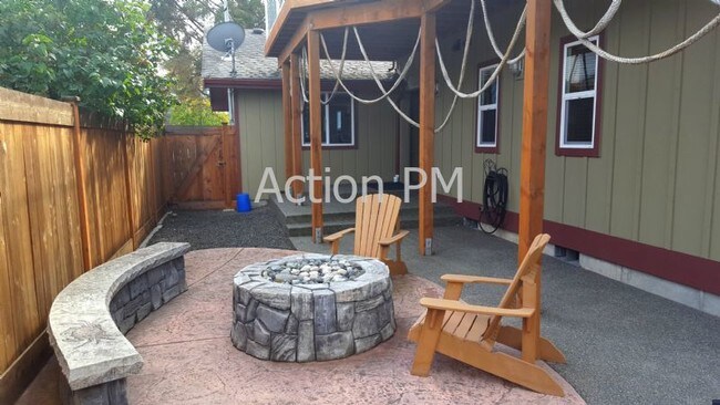 Foto del edificio - 218 W Bell St