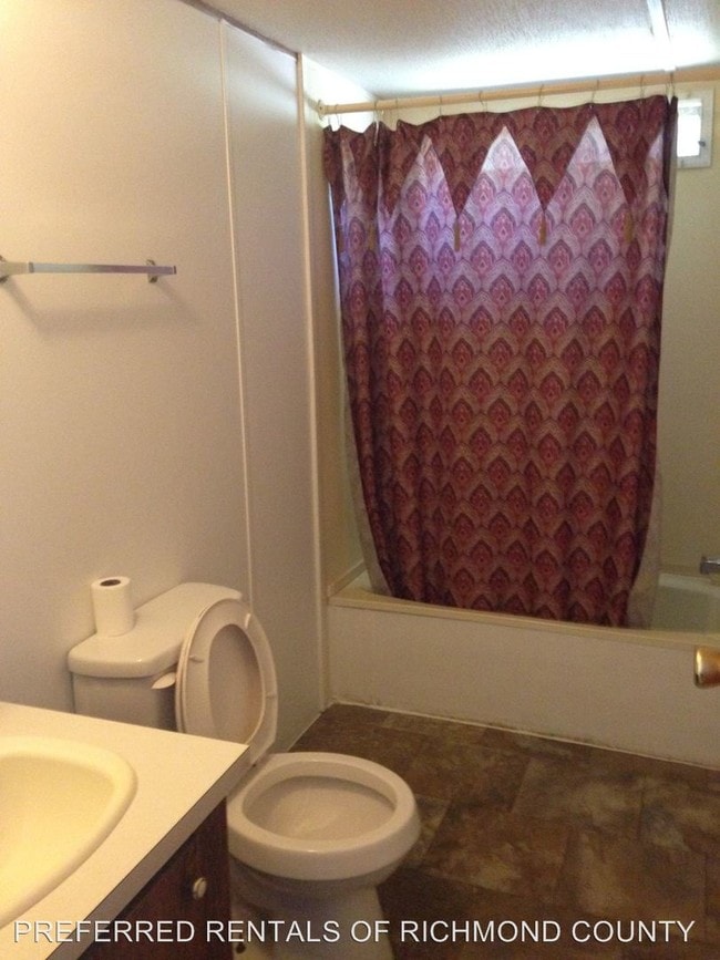 Building Photo - 379 Midway Rd