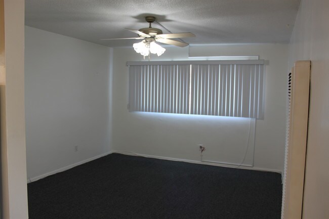 Building Photo - 3319 Livonia Ave