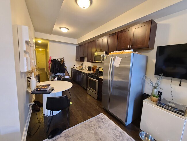 Foto del edificio - 939 W Armitage Ave