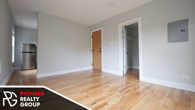 Building Photo - 2900 N Mildred Ave