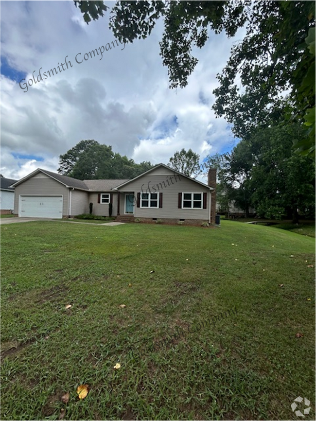Building Photo - 106 Saddletree Pl