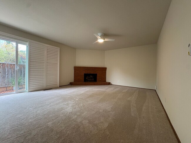 Building Photo - 3-bedroom, 2.5-bathroom townhouse available now