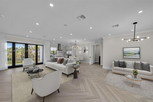 Building Photo - 3600 NE 9th Pl