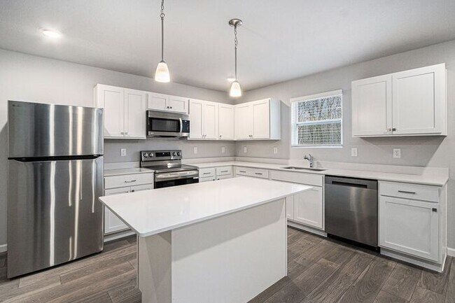Building Photo - 4011 Watertown Dr