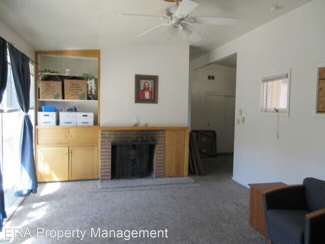 Building Photo - 3 br, 2 bath House - 418 Circle Way Dr.