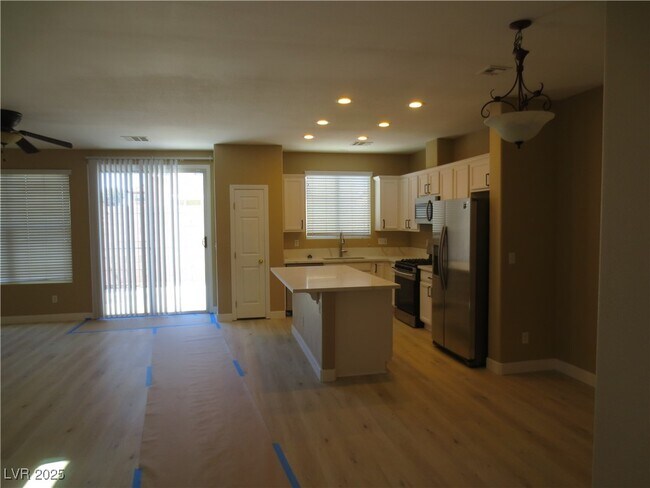 Building Photo - 5837 Tamarack Lodge Ln