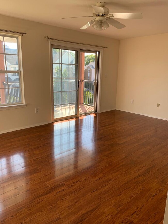 Foto del edificio - 721 Stony Brook Way