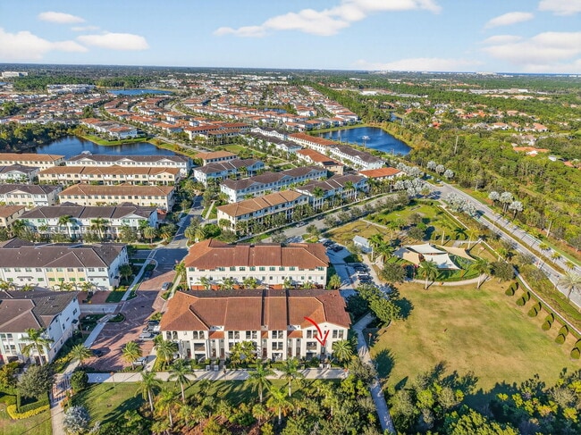 Building Photo - 12510 Gross Pointe Dr