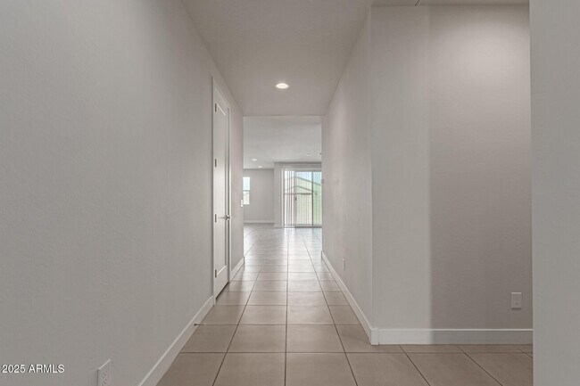 Foto del edificio - 6918 W Winston Dr