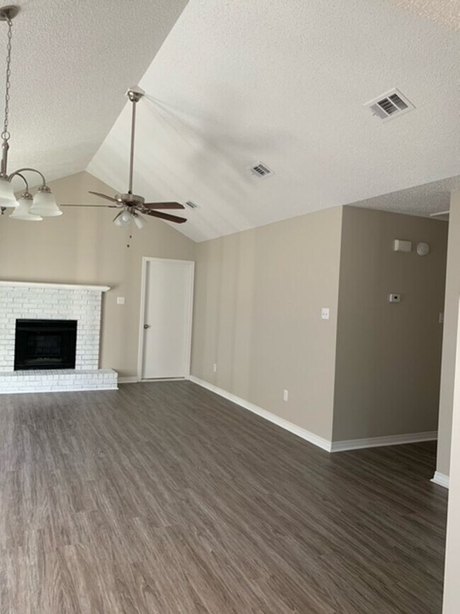 Foto del edificio - Charming  3 bedroom 2 bath home in the heart of Biloxi, MS
