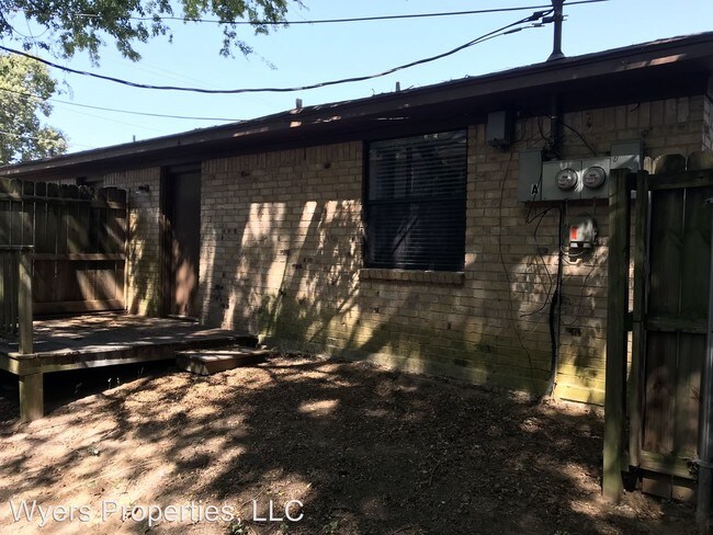 Building Photo - 2 br, 1.5 bath Apartment - 101B Bass