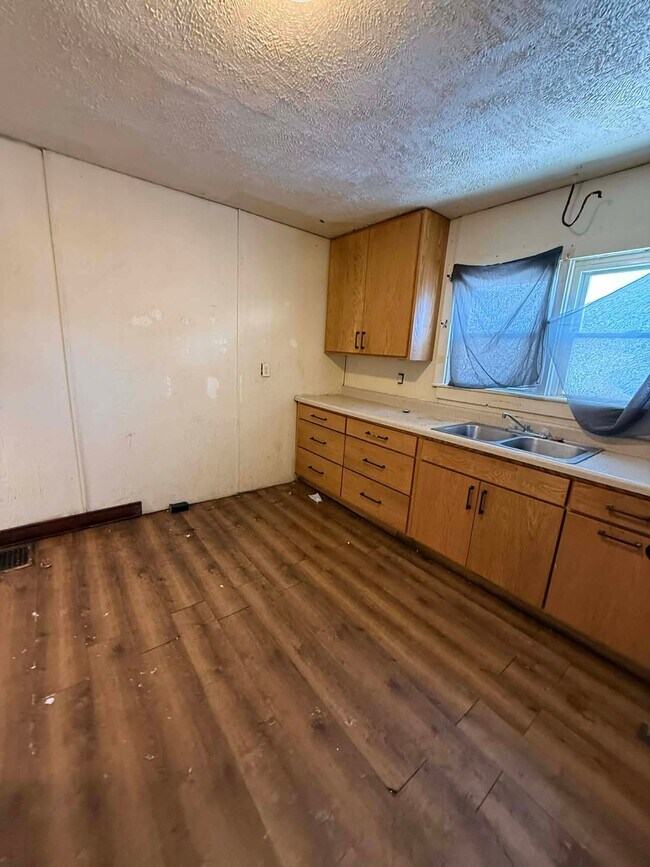 Foto del edificio - 1305 E Whitmer St